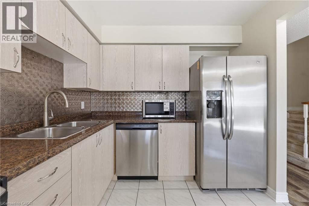 2a Courtland Drive, Brantford, Ontario  N3R 7V8 - Photo 8 - 40816714