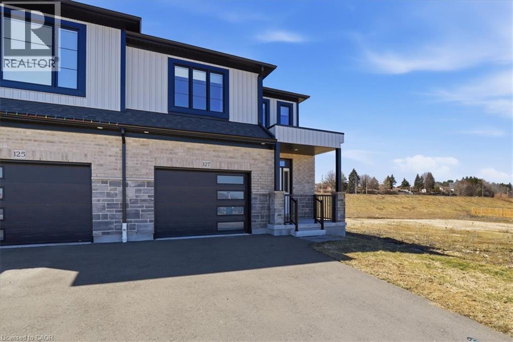 127 Dunnigan Drive, Kitchener, Ontario  N2B 0B1 - Photo 2 - 40816671