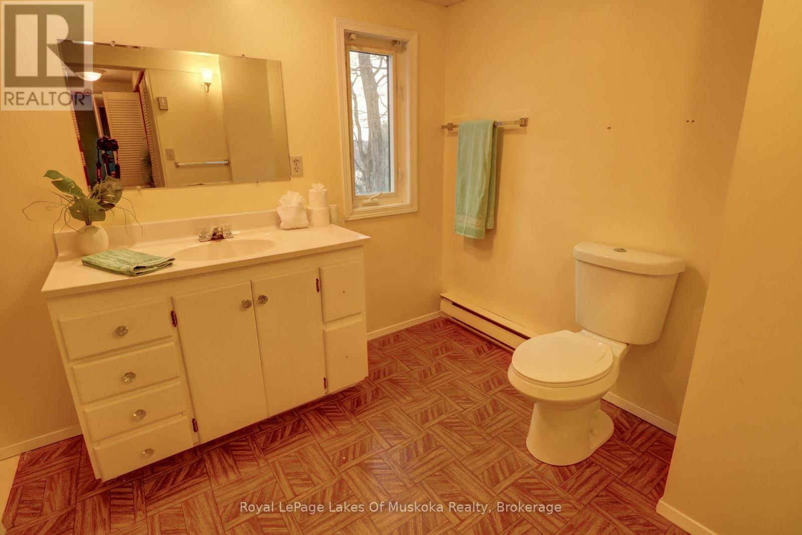 16 Rogers Road, Huntsville, Ontario  P1H 1T1 - Photo 17 - X12942296