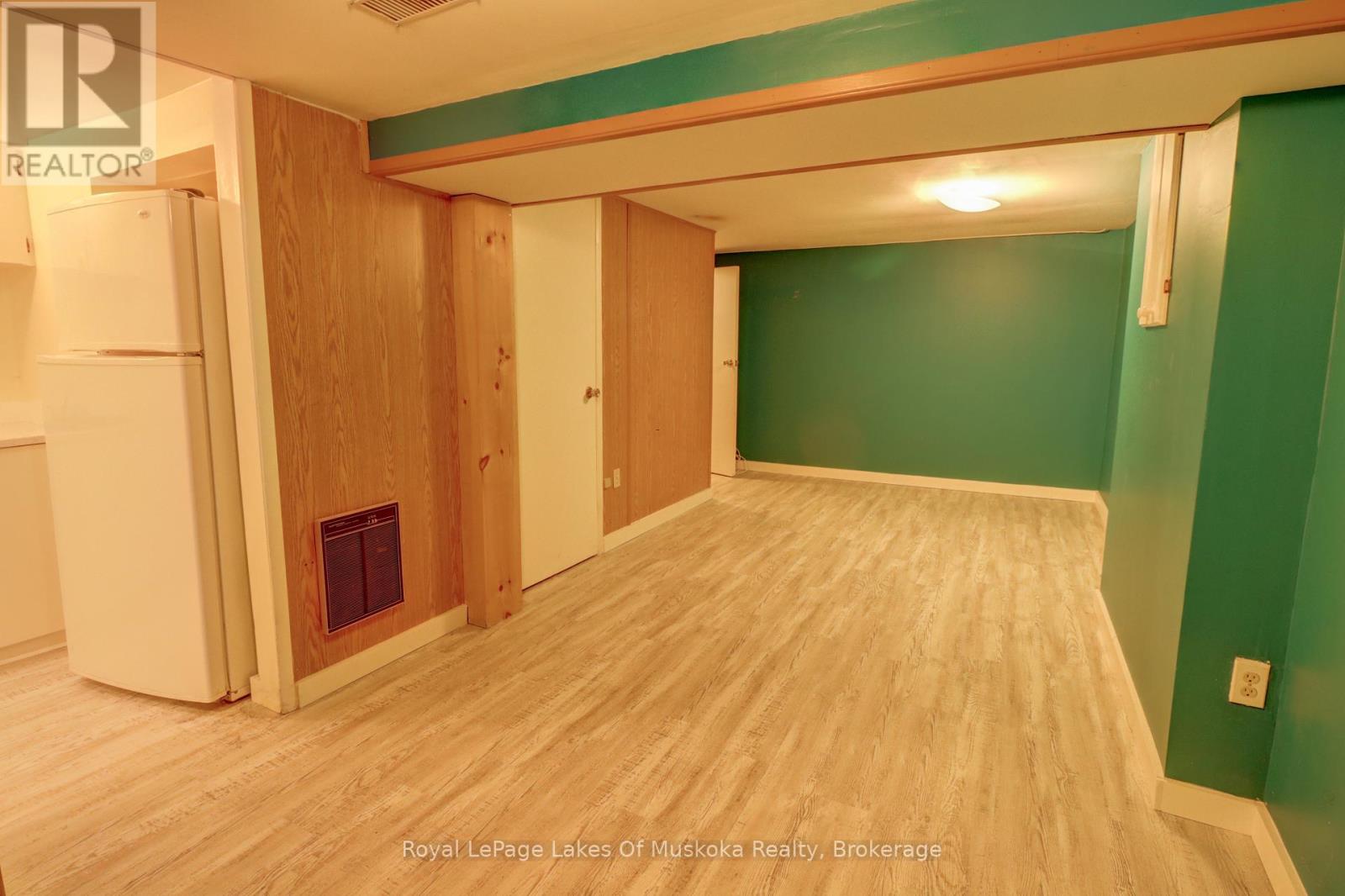 16 Rogers Road, Huntsville, Ontario  P1H 1T1 - Photo 24 - X12942296