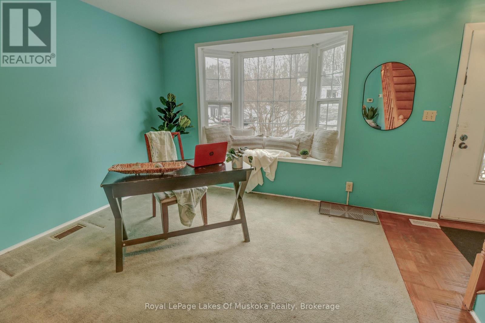 16 Rogers Road, Huntsville, Ontario  P1H 1T1 - Photo 7 - X12942296