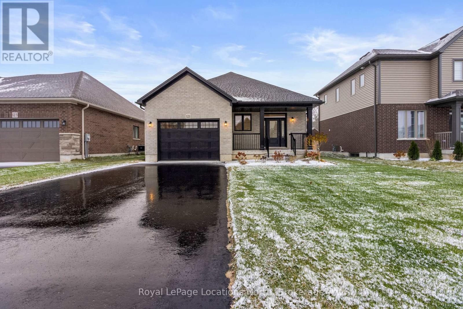 126 Emerson Way, West Grey, Ontario  N0G 1R0 - Photo 3 - X12942534