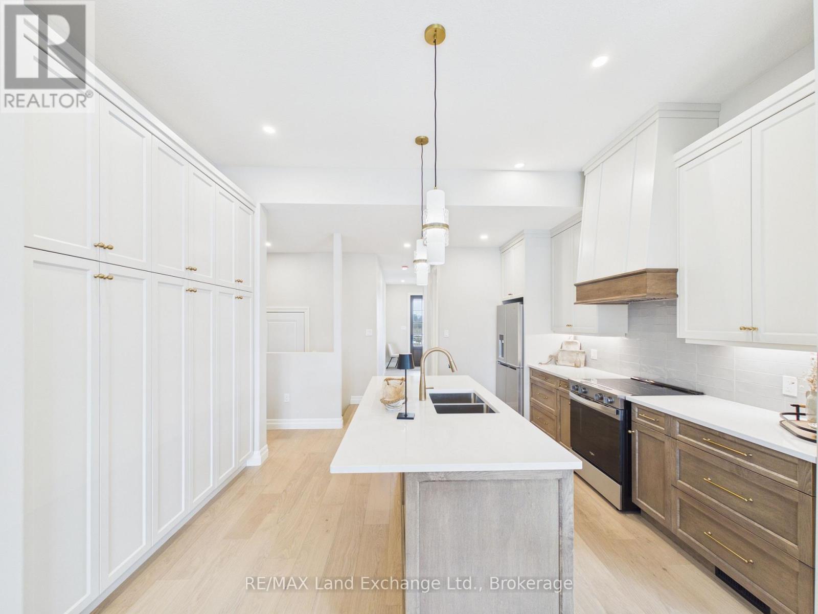 119 Inverness Street N, Kincardine, Ontario  N2Z 1J4 - Photo 5 - X12942566