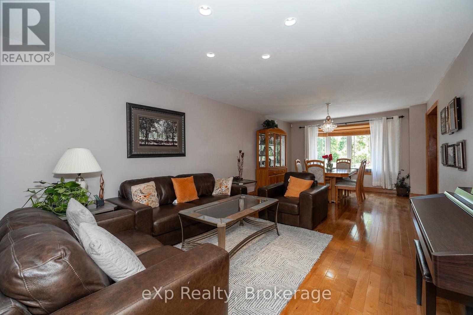 910 26th Street E, Owen Sound, Ontario  N4K 5N3 - Photo 12 - X12942598