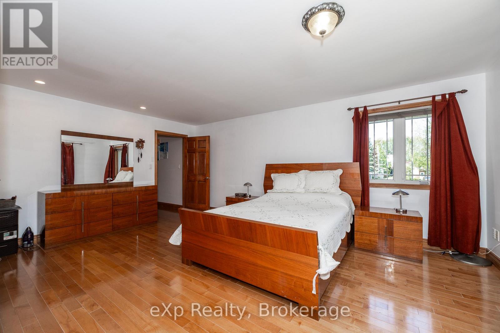 910 26th Street E, Owen Sound, Ontario  N4K 5N3 - Photo 21 - X12942598