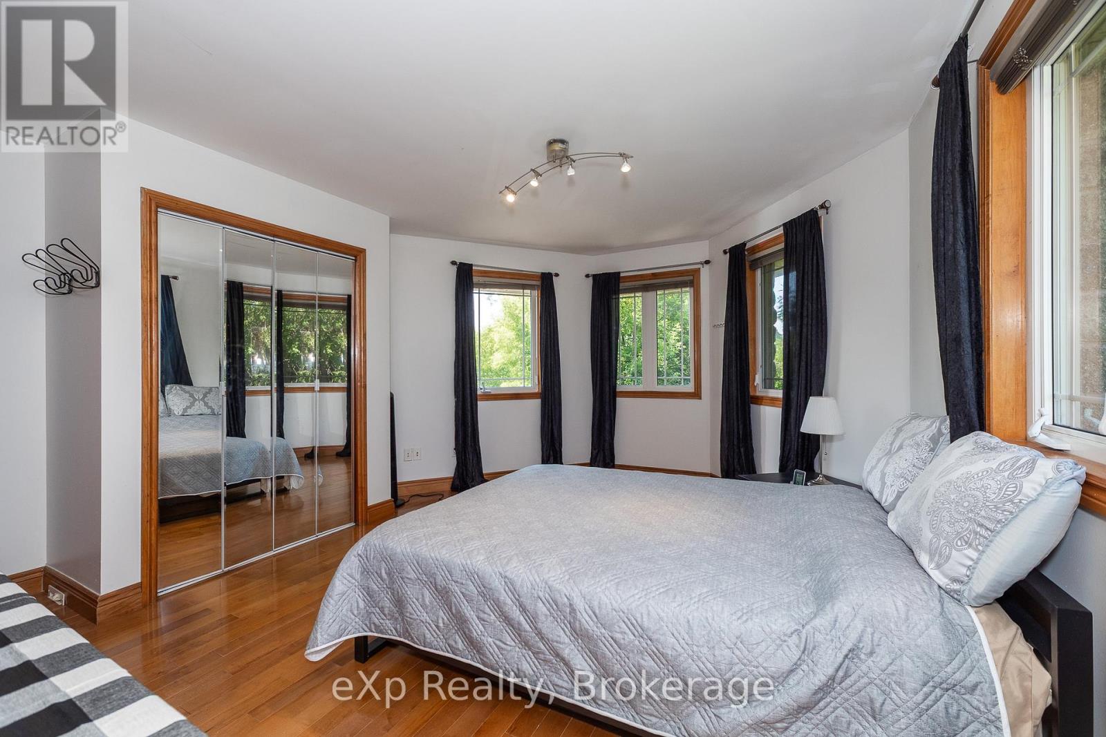 910 26th Street E, Owen Sound, Ontario  N4K 5N3 - Photo 24 - X12942598