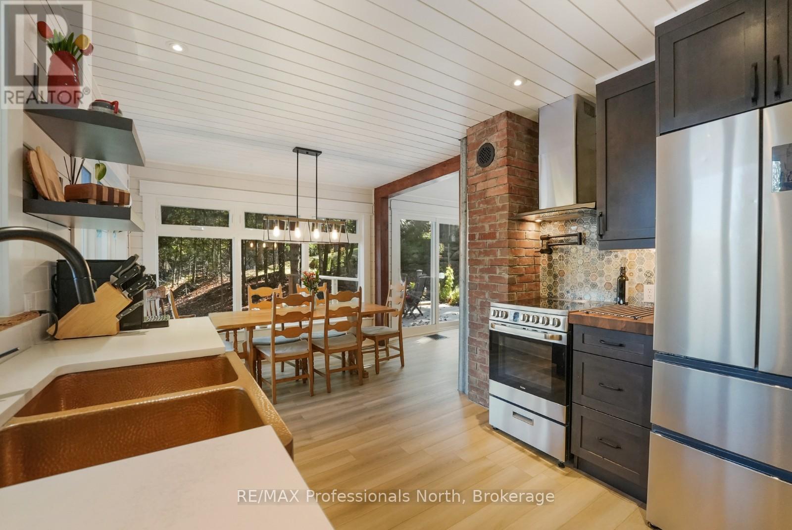 1005 Osgoode Road, Minden Hills, Ontario  K0M 2K0 - Photo 15 - X12942648