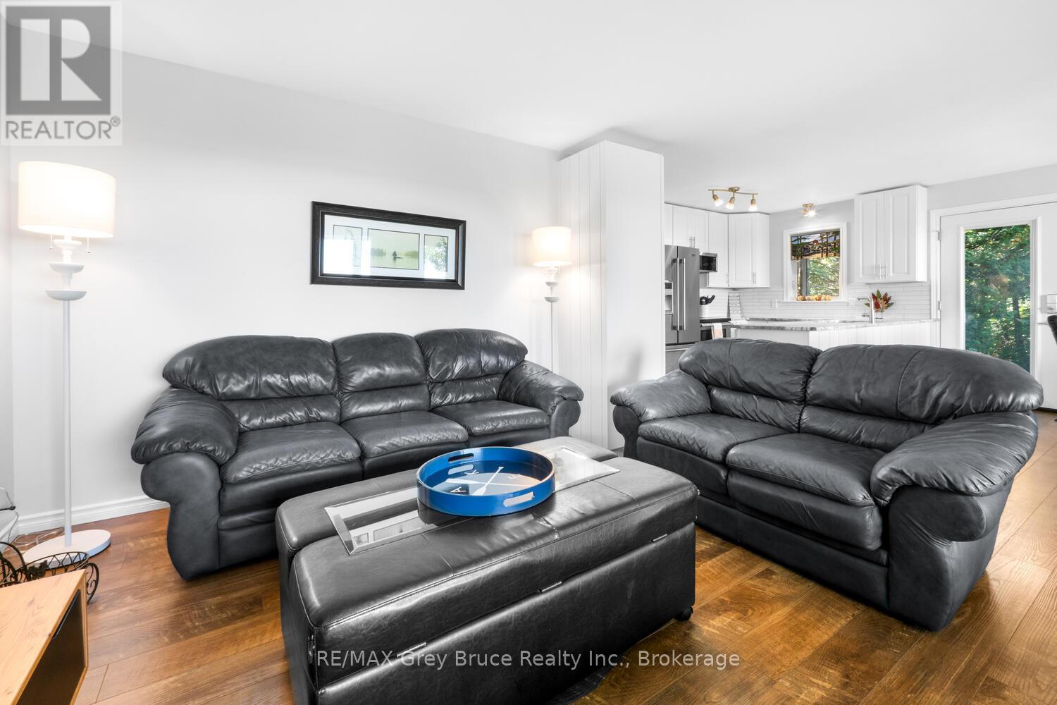 1208 Sunset Drive, South Bruce Peninsula, Ontario  N0H 2T0 - Photo 11 - X12942668