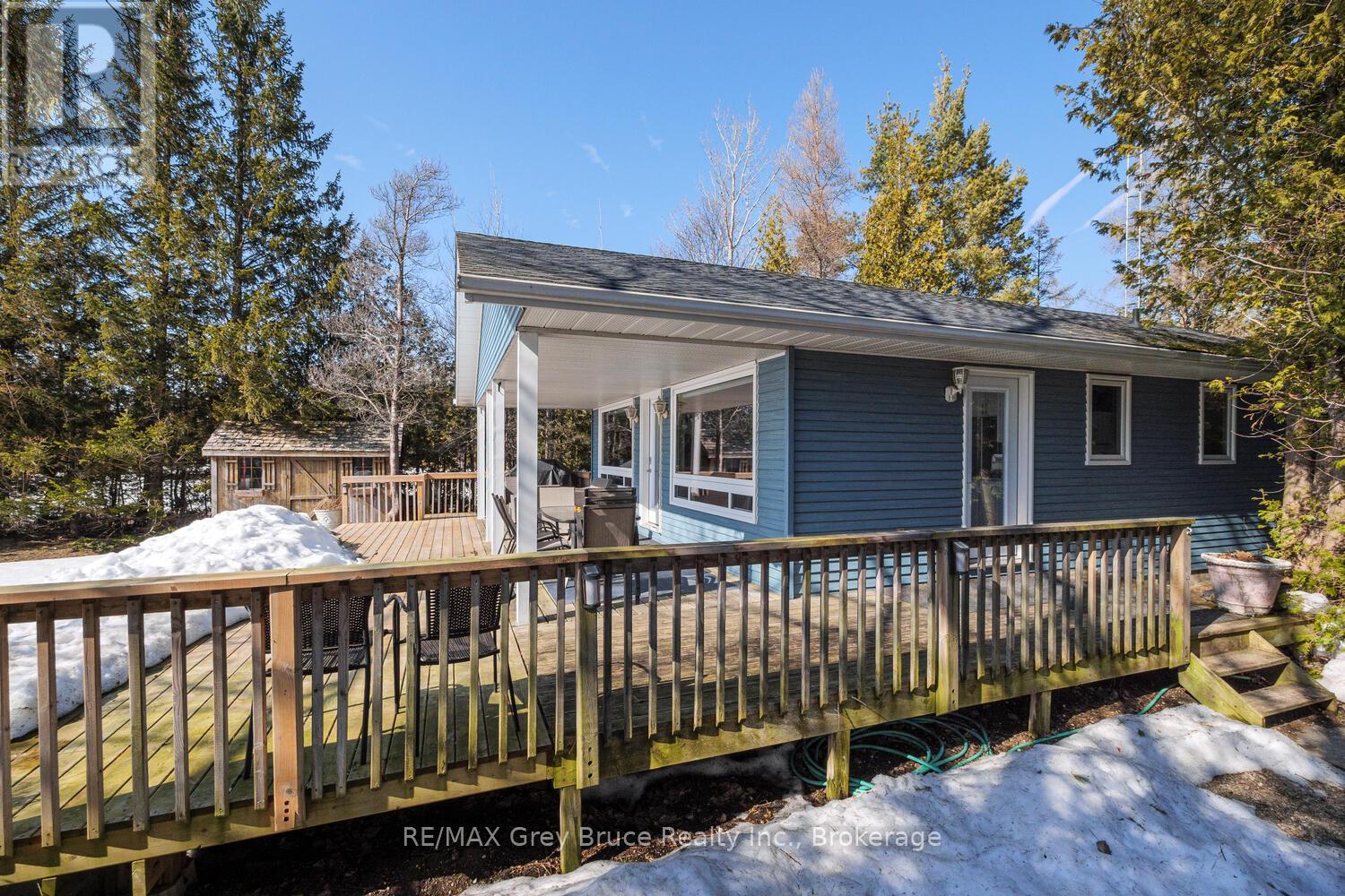 1208 Sunset Drive, South Bruce Peninsula, Ontario  N0H 2T0 - Photo 24 - X12942668