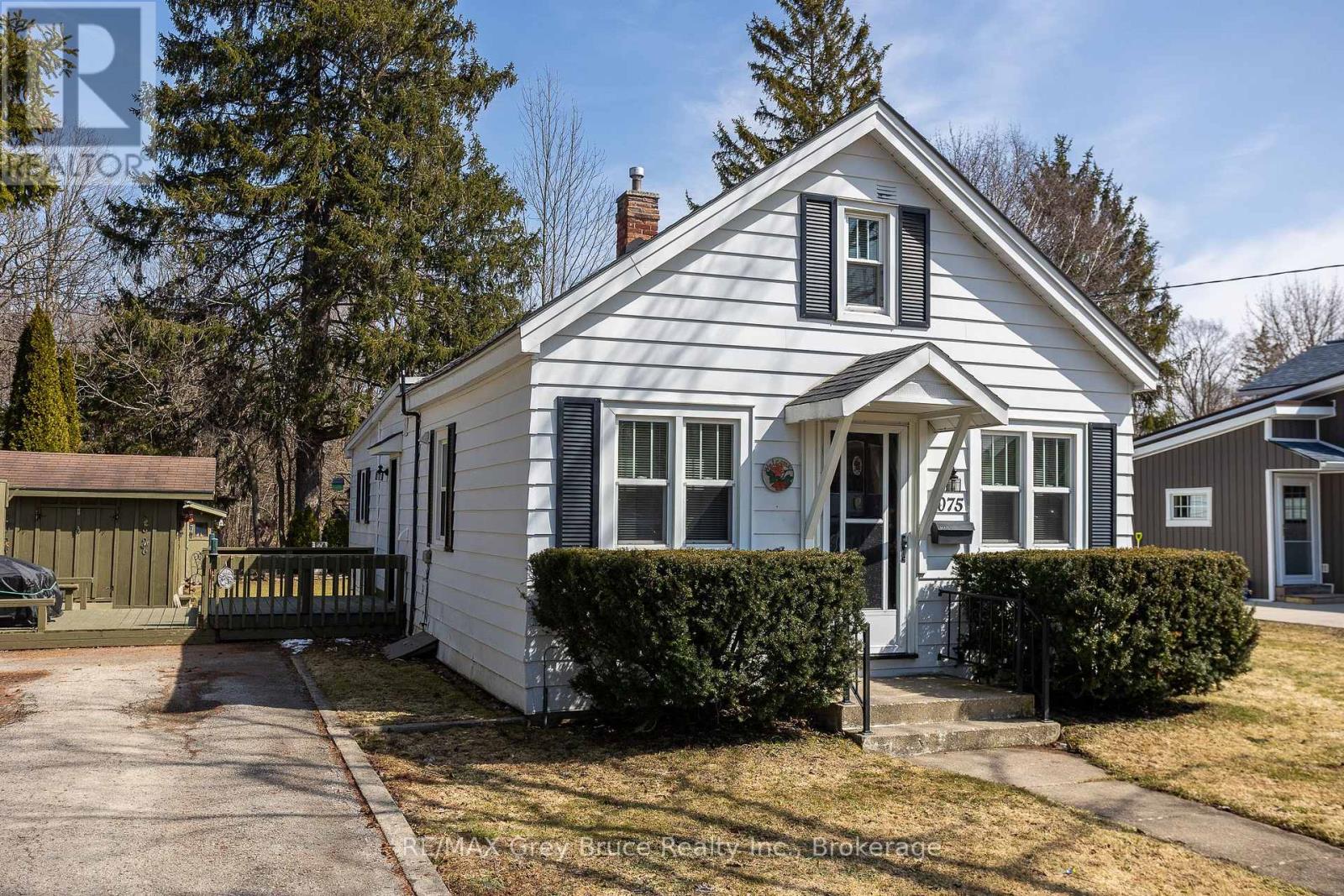 1075 6TH AVENUE W, Owen Sound, Ontario