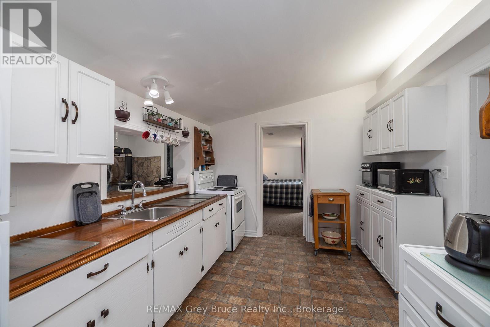 1075 6th Avenue W, Owen Sound, Ontario  N4K 5G8 - Photo 13 - X12942682