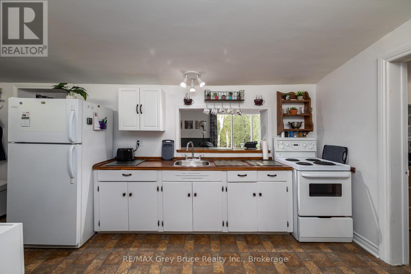 1075 6th Avenue W, Owen Sound, Ontario  N4K 5G8 - Photo 17 - X12942682