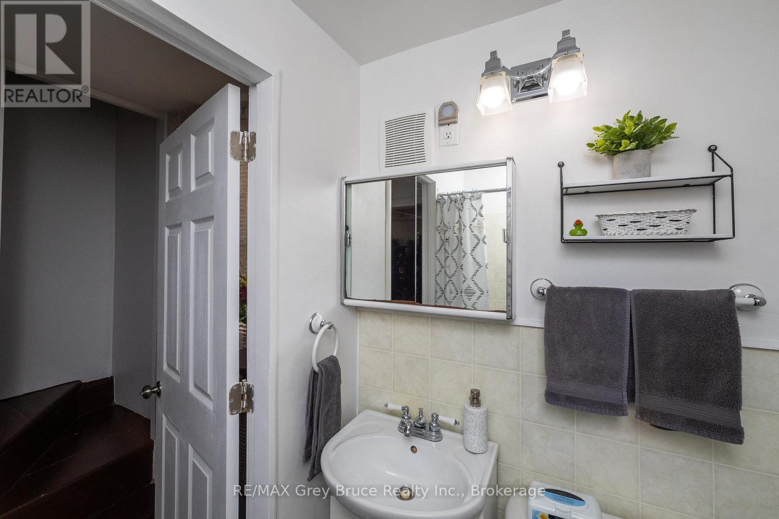 1075 6th Avenue W, Owen Sound, Ontario  N4K 5G8 - Photo 28 - X12942682