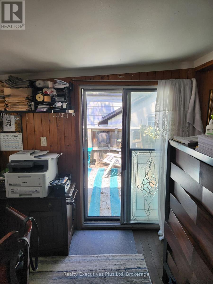 48 Tiny Beaches Road N, Tiny, Ontario  L0L 2J0 - Photo 13 - S12942774