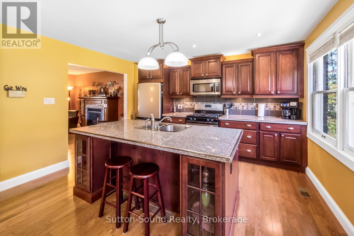 319 Gould Street, South Bruce Peninsula, Ontario  N0H 2T0 - Photo 7 - X12942796