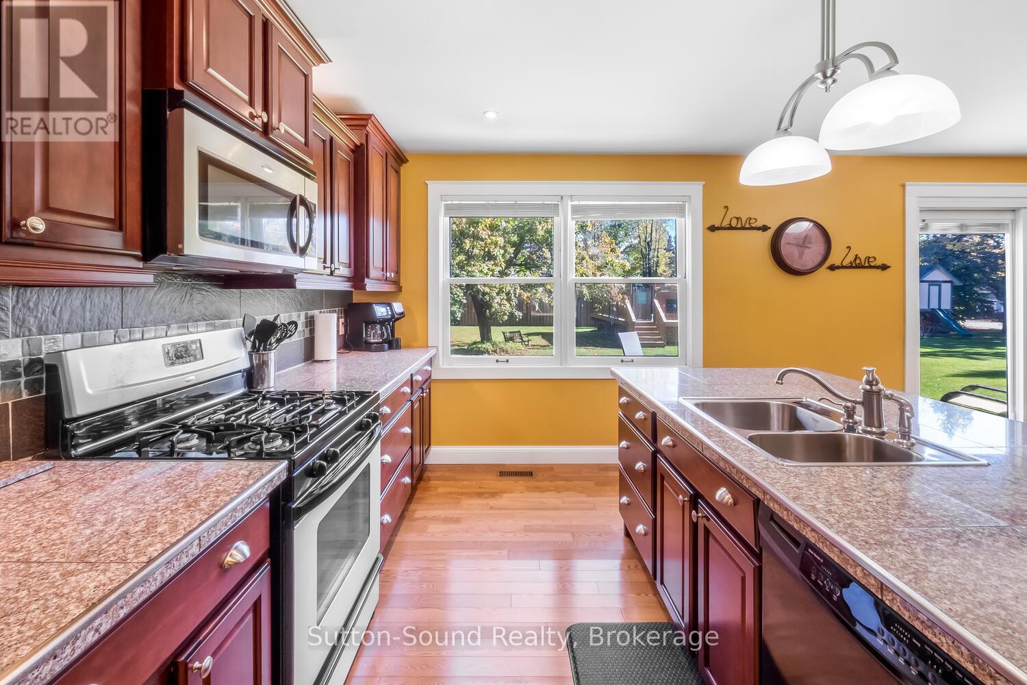 319 Gould Street, South Bruce Peninsula, Ontario  N0H 2T0 - Photo 8 - X12942796