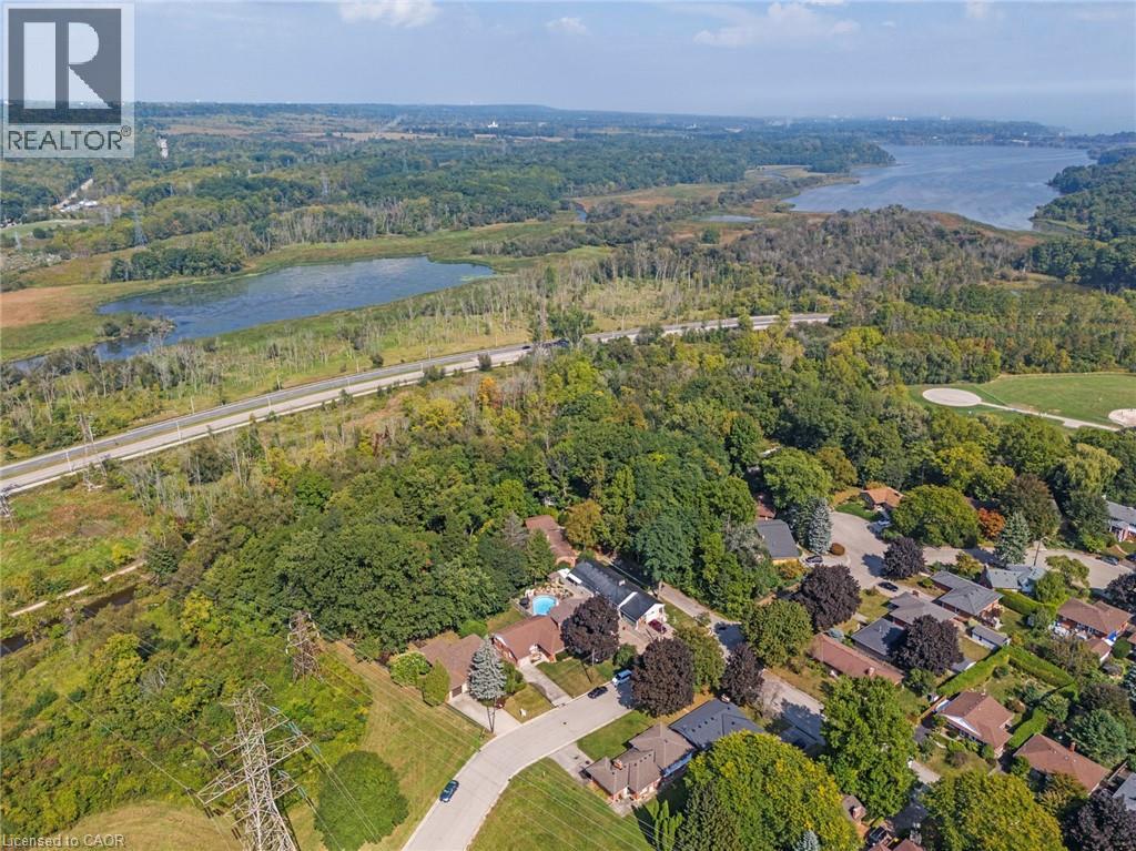 40 BERTRAM Drive, Dundas, Ontario