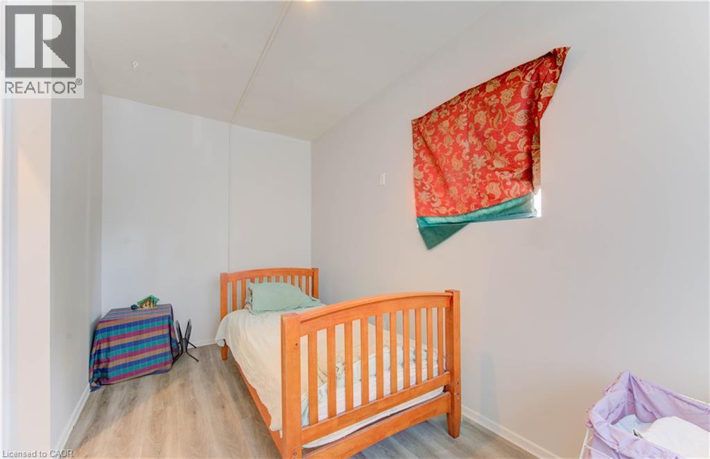 233 Lancaster Street E, Kitchener, Ontario  N2H 1N5 - Photo 5 - 40815911