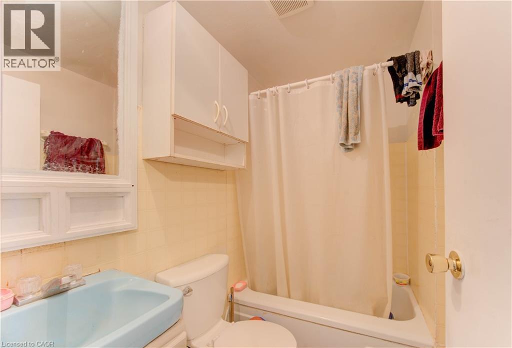 233 Lancaster Street E, Kitchener, Ontario  N2H 1N5 - Photo 6 - 40815911