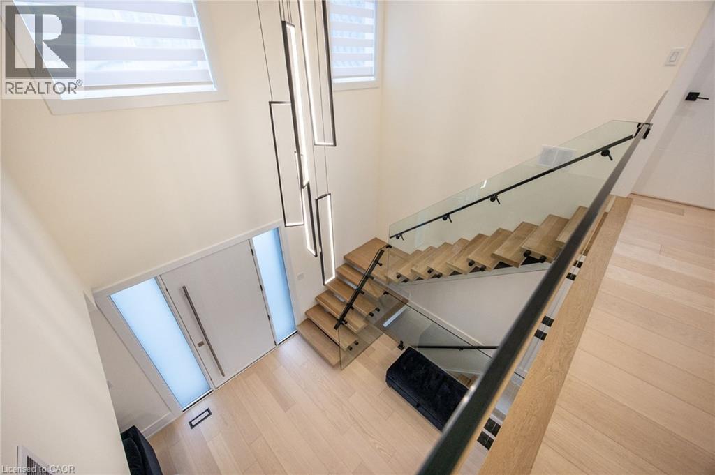 584 Walkers Line, Burlington, Ontario  L7N 2E5 - Photo 7 - 40816769