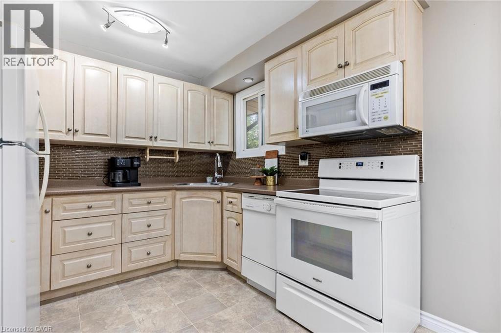 49 Cedarwoods Crescent Unit# 48, Kitchener, Ontario  N2C 2L1 - Photo 12 - 40816512