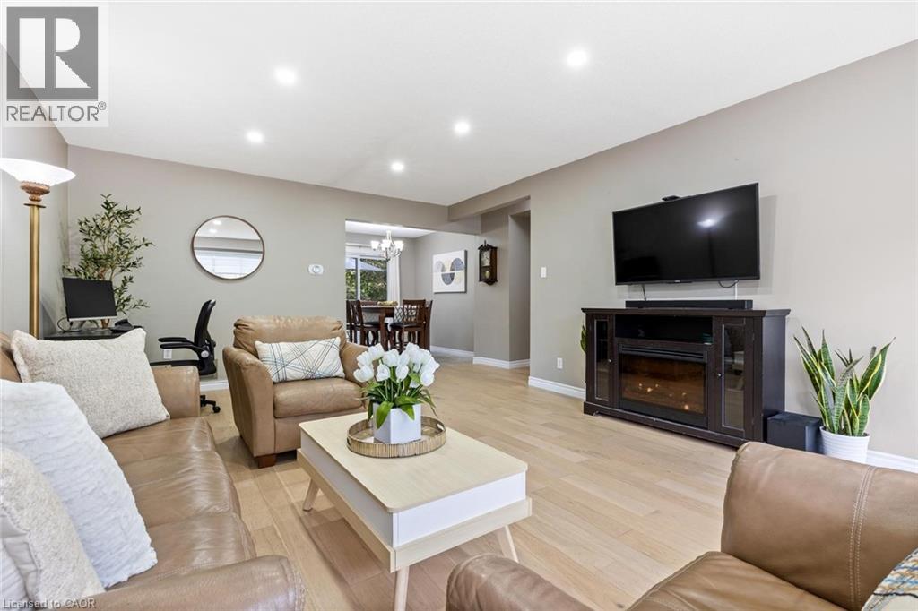 49 Cedarwoods Crescent Unit# 48, Kitchener, Ontario  N2C 2L1 - Photo 4 - 40816512