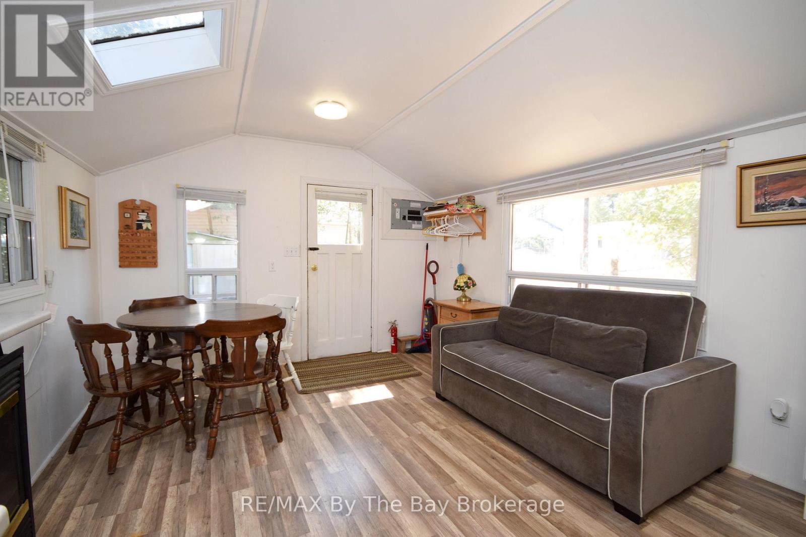 465 Bluewater Lane, Wasaga Beach, Ontario  L9Z 2P4 - Photo 11 - S12943030