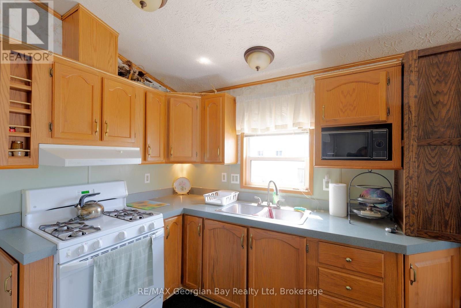 30 - 10 Winfield Drive, Tay, Ontario  L0K 2A0 - Photo 10 - S12943038