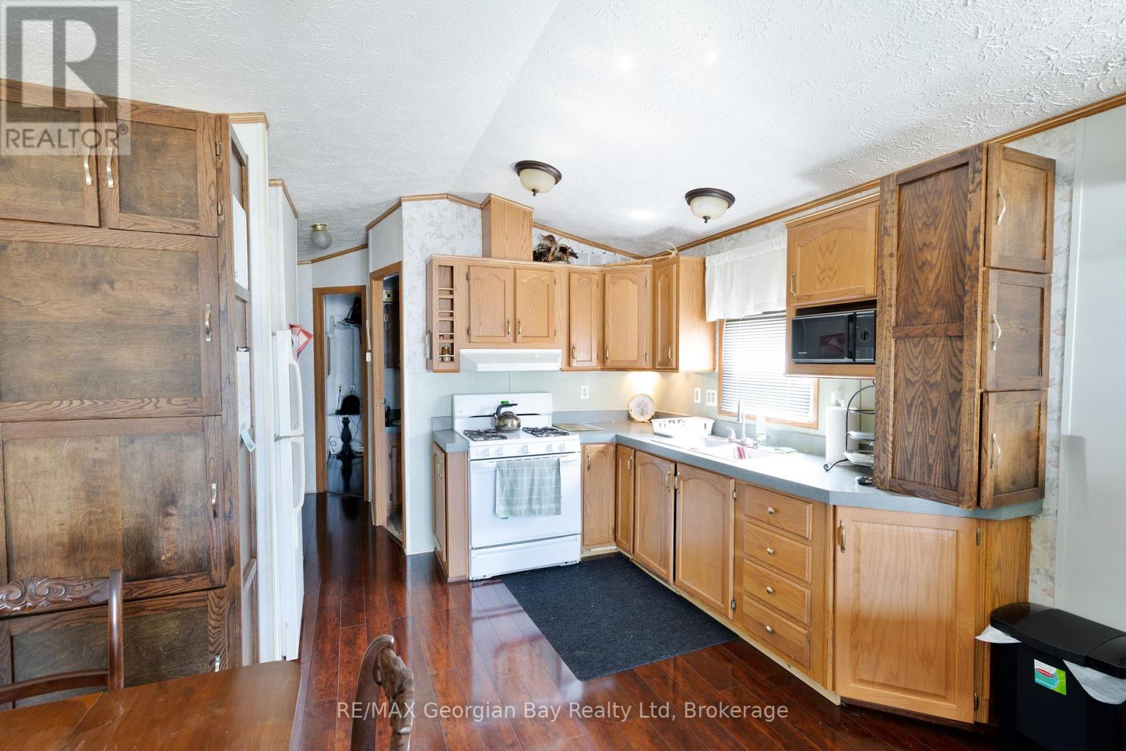 30 - 10 Winfield Drive, Tay, Ontario  L0K 2A0 - Photo 9 - S12943038