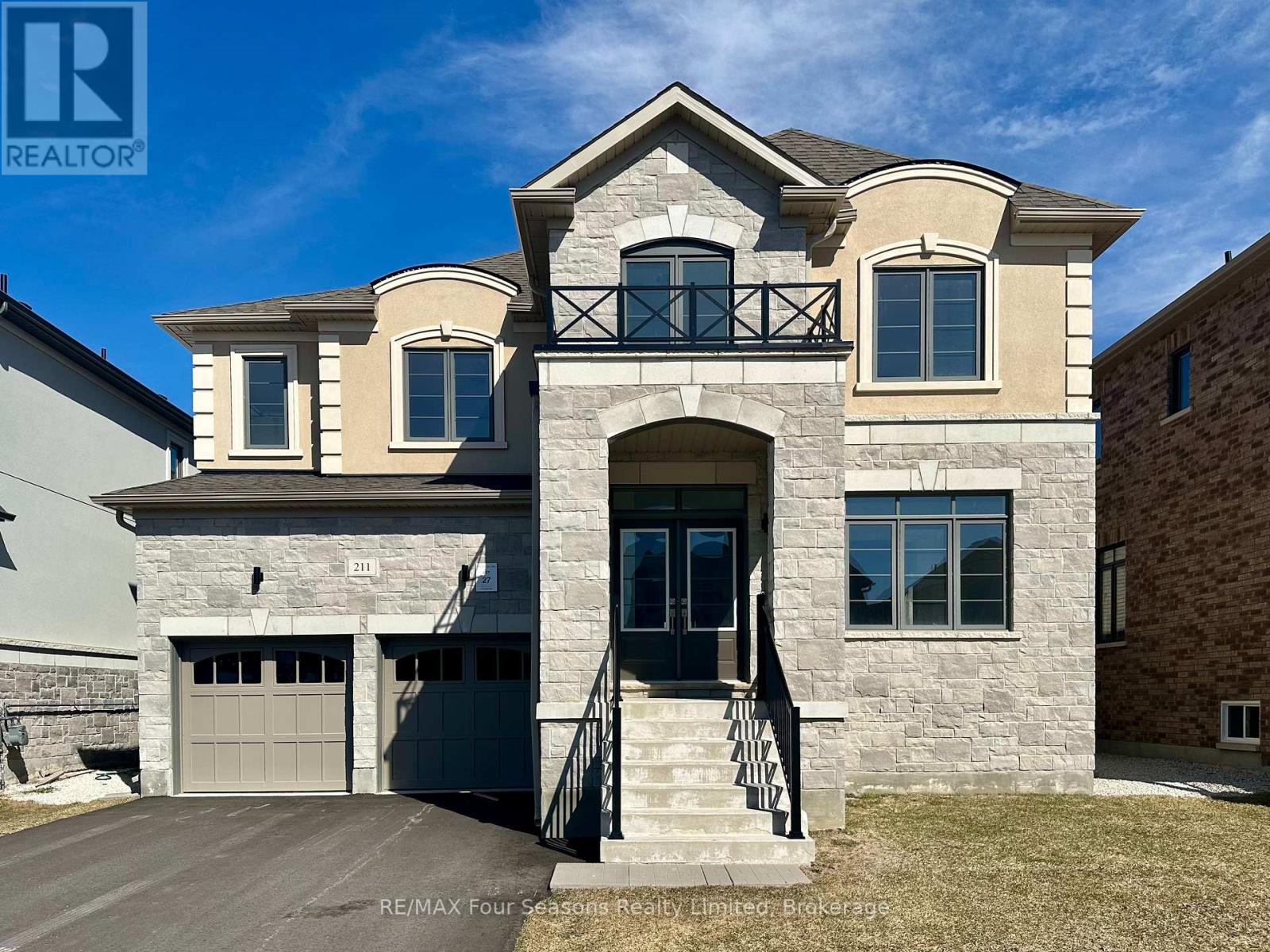 211 STAYNER STREET, Clearview, Ontario