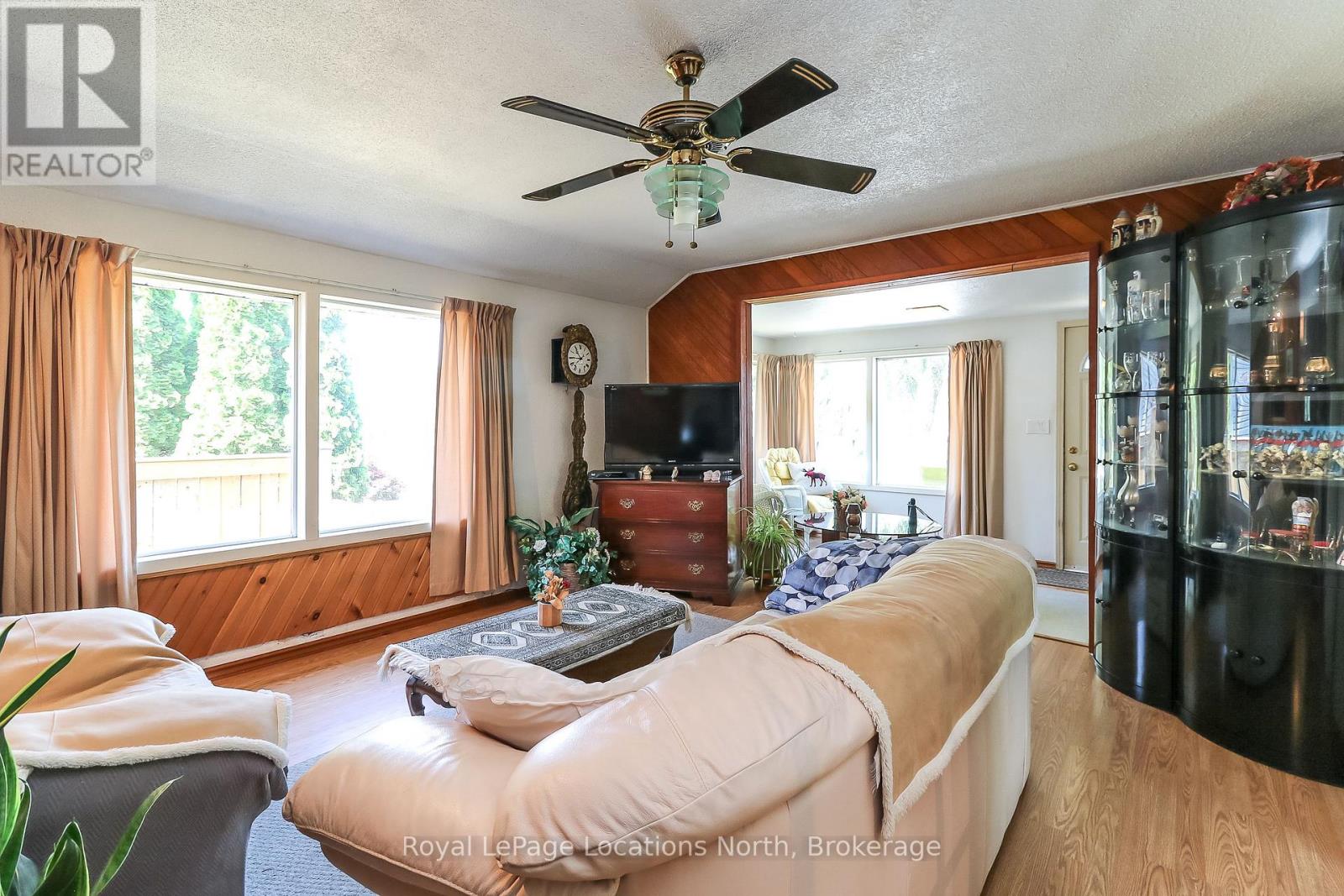 1320 River Road W, Wasaga Beach, Ontario  L9Z 2W6 - Photo 10 - S12943116