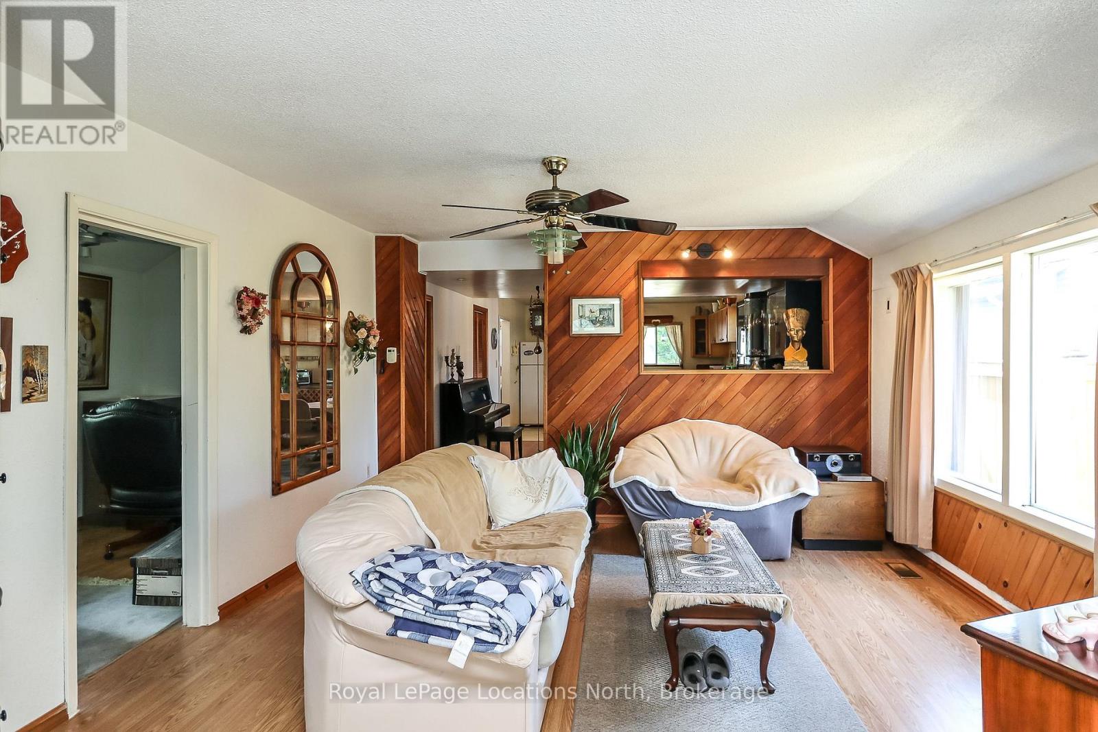 1320 River Road W, Wasaga Beach, Ontario  L9Z 2W6 - Photo 11 - S12943116