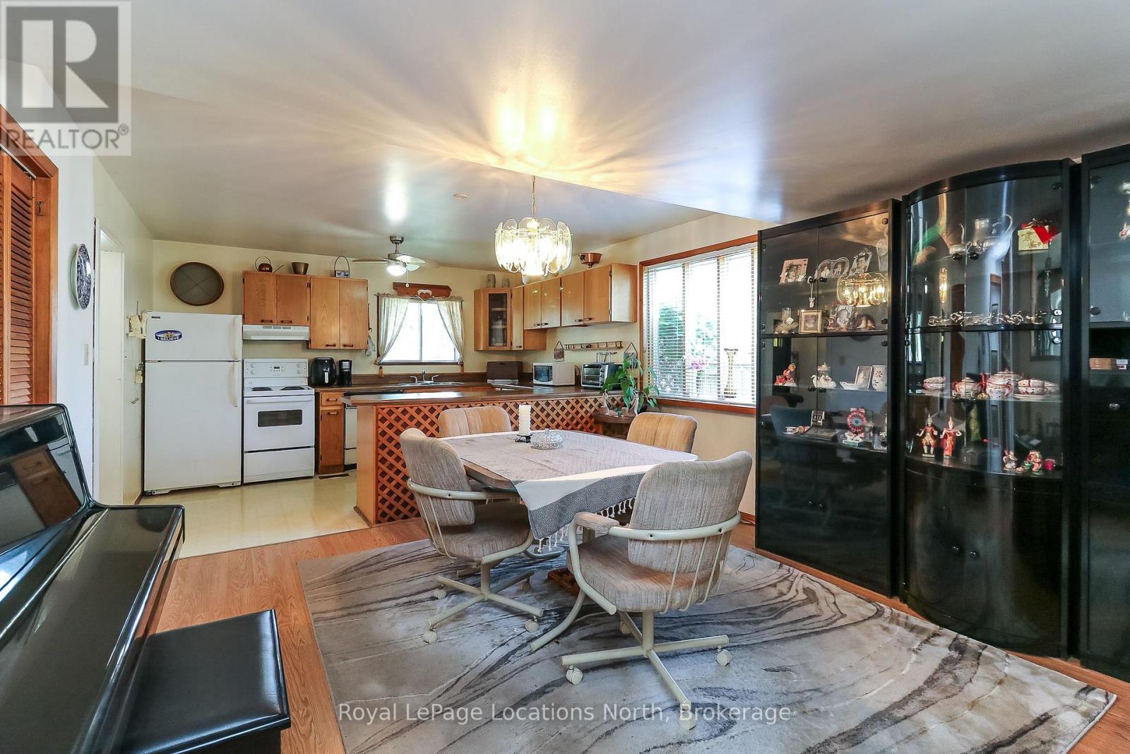 1320 River Road W, Wasaga Beach, Ontario  L9Z 2W6 - Photo 9 - S12943116