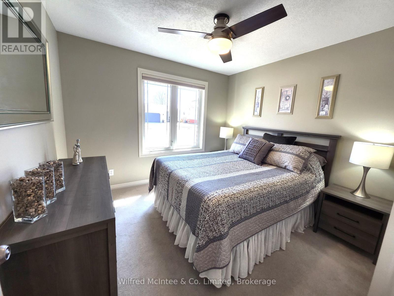 230 4th Street Crescent, Hanover, Ontario  N4N 3S2 - Photo 11 - X12943066