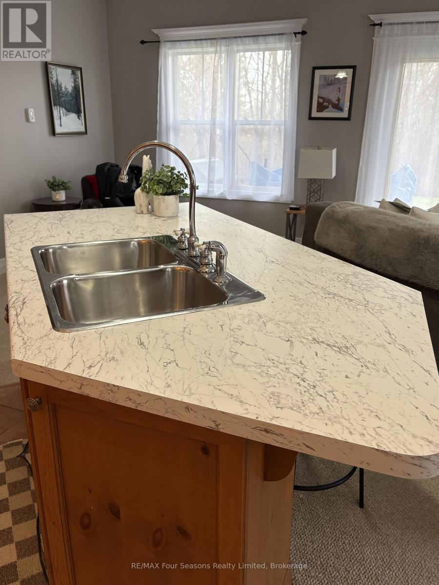 114 - 184 Snowbridge Way, Blue Mountains, Ontario  L9Y 0V1 - Photo 8 - X12943080