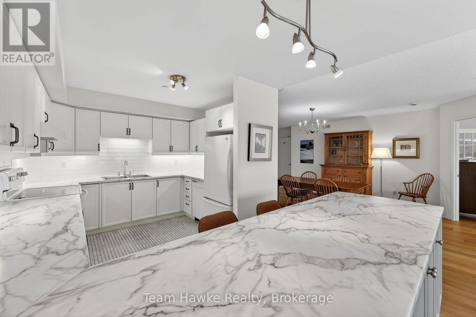 Ph4 - 4 Beck Boulevard, Penetanguishene, Ontario  L9M 2H3 - Photo 18 - S12943812