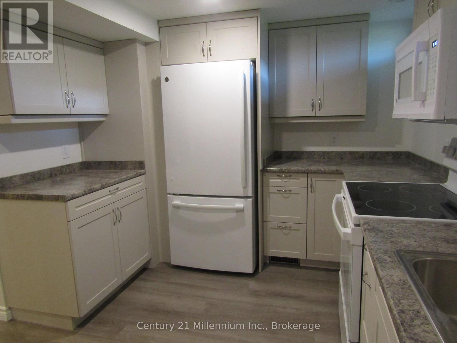 2 - 368 Princes Street S, Kincardine, Ontario  N2Z 2T6 - Photo 8 - X12943410