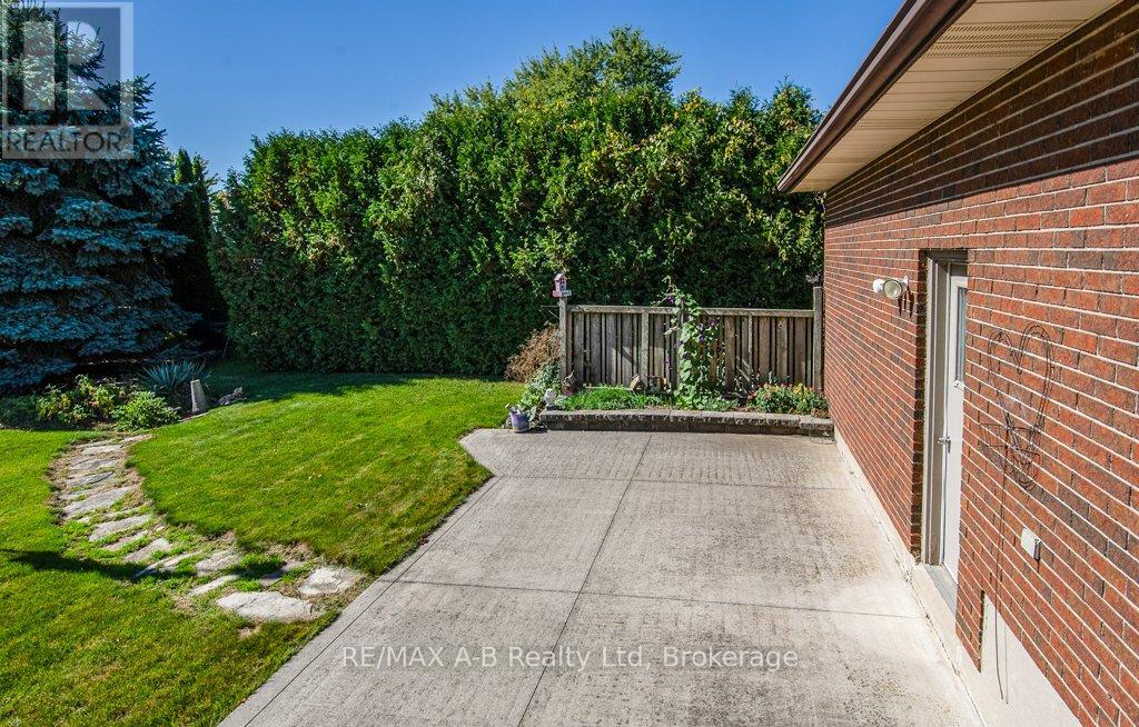 25 Baechler Avenue, East Zorra-Tavistock, Ontario  N0B 2R0 - Photo 10 - X12943586