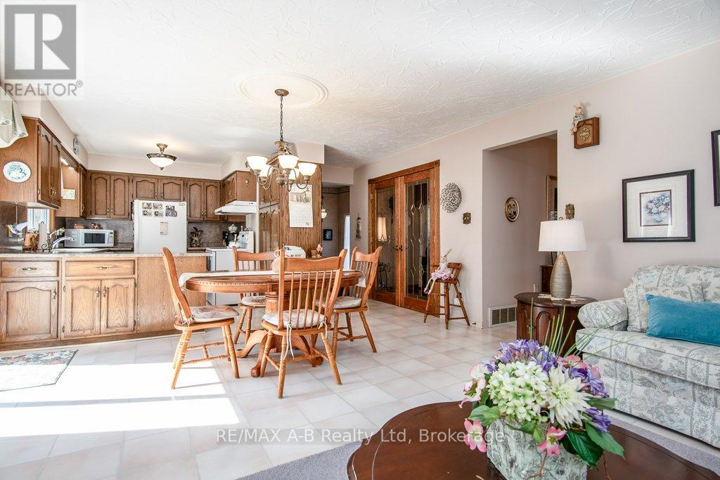 25 Baechler Avenue, East Zorra-Tavistock, Ontario  N0B 2R0 - Photo 14 - X12943586