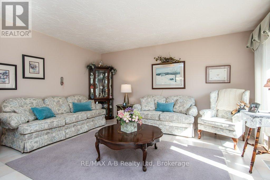 25 Baechler Avenue, East Zorra-Tavistock, Ontario  N0B 2R0 - Photo 15 - X12943586