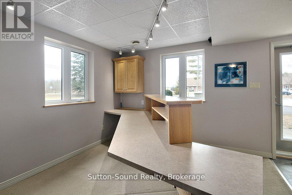 660 Main Street, South Bruce Peninsula, Ontario  N0H 2T0 - Photo 14 - X12943646