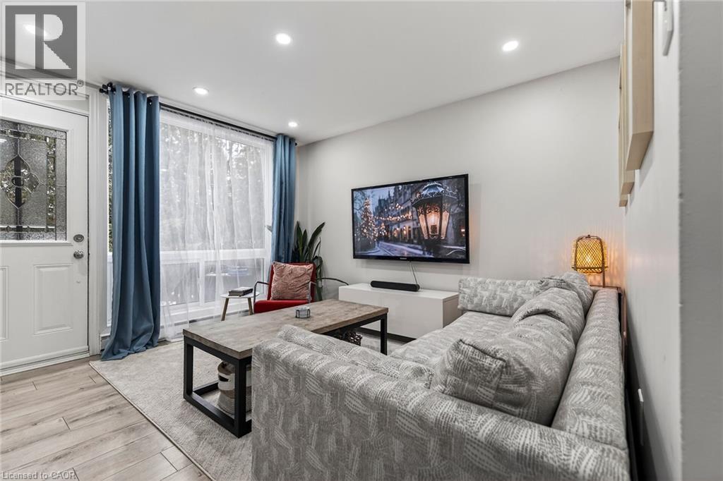 25 Britten Close Unit# B63, Hamilton, Ontario  L9C 4J8 - Photo 4 - 40816811