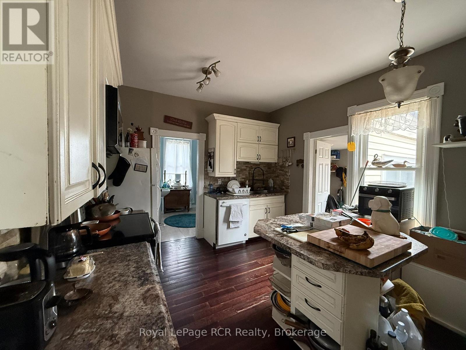 631 9th Avenue, Hanover, Ontario  N4N 2M7 - Photo 9 - X12944298