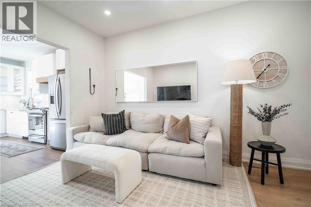 51 East 23rd Street, Hamilton, Ontario  L8V 2W5 - Photo 8 - 40816594