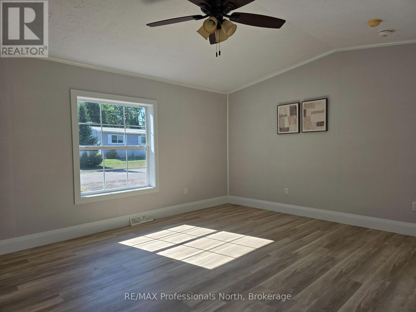 1013 Seventh Lane, Minden Hills, Ontario  K0M 2K0 - Photo 9 - X12944644