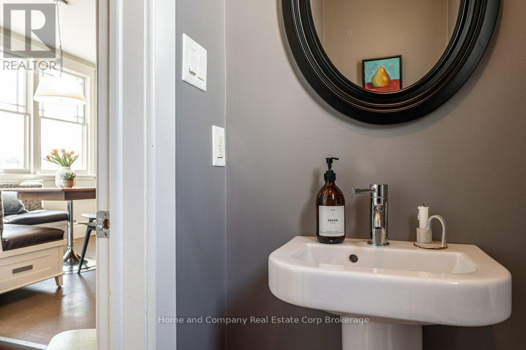 227 William Street, Stratford, Ontario  N5A 4Y2 - Photo 10 - X12944844