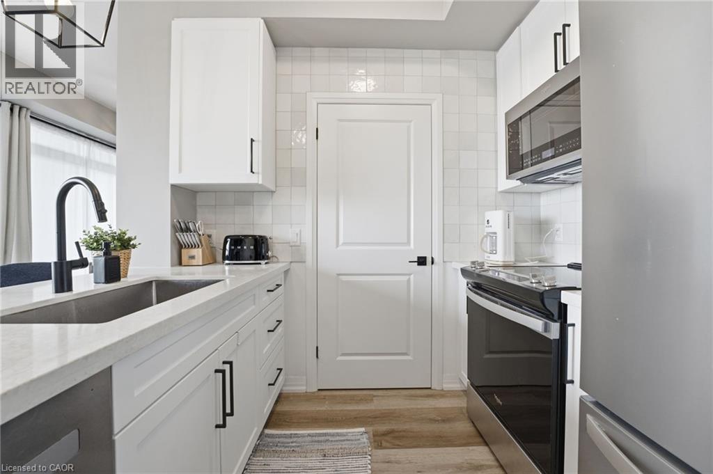 120 Springvalley Crescent Unit# 203, Hamilton, Ontario  L9C 0G2 - Photo 8 - 40816701