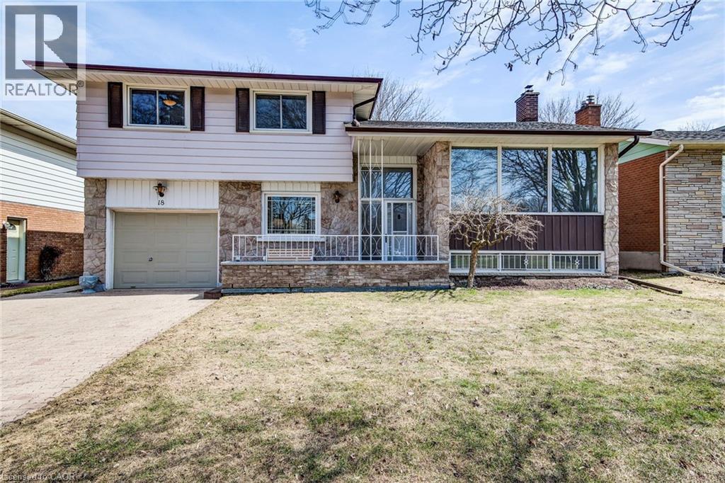 18 CHAMPLAIN Crescent, Kitchener, Ontario