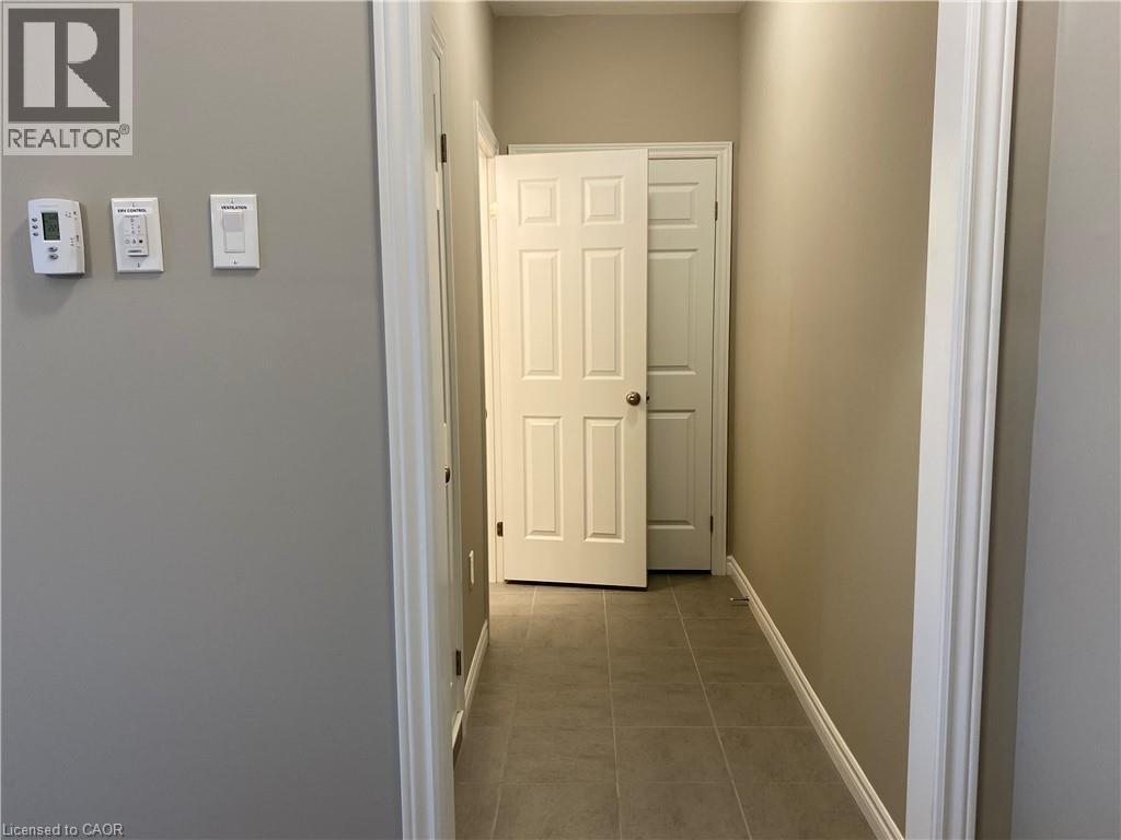 4 Wheat Lane, Kitchener, Ontario  N2R 0R6 - Photo 4 - 40816961