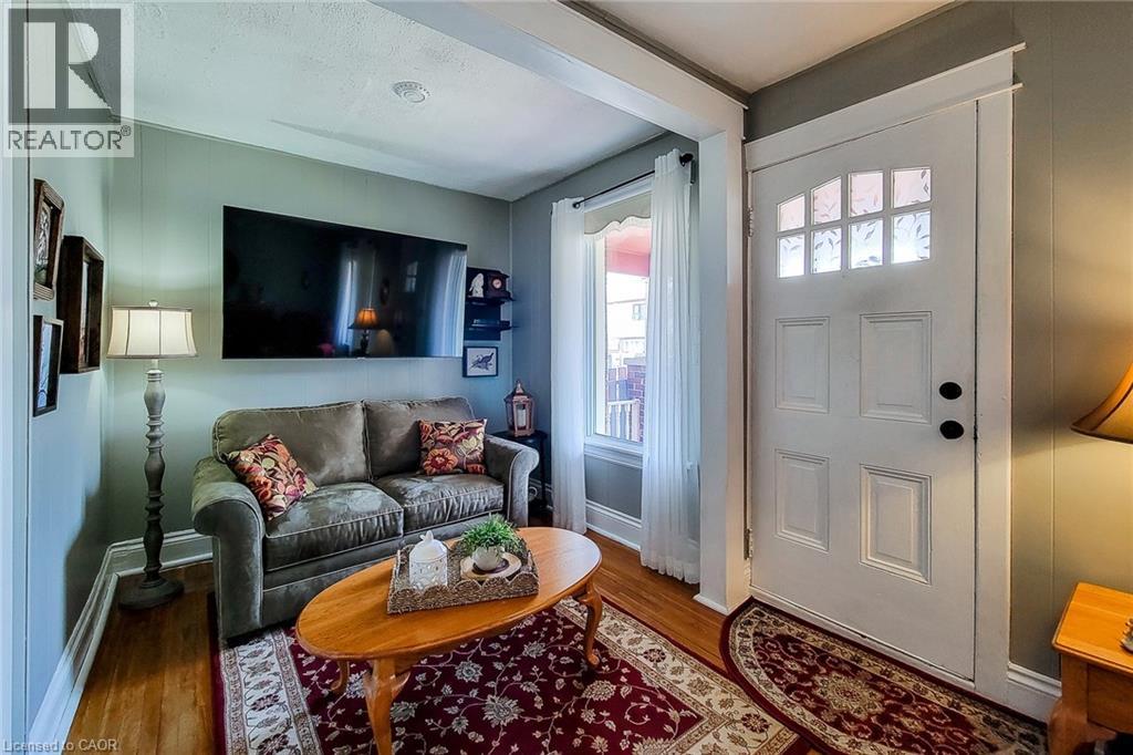 72 East 32nd Street, Hamilton, Ontario  L8V 2R9 - Photo 7 - 40816344